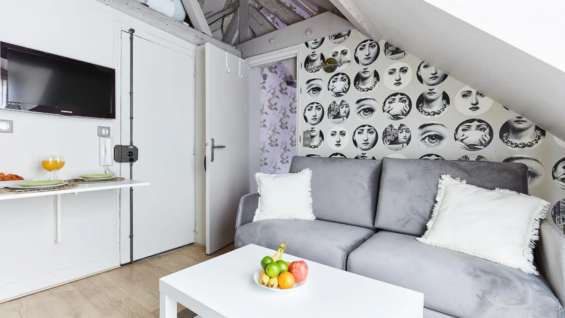 Apartment Place Des Vosges - 1br With Balcony - Cityapartmentstay Paris