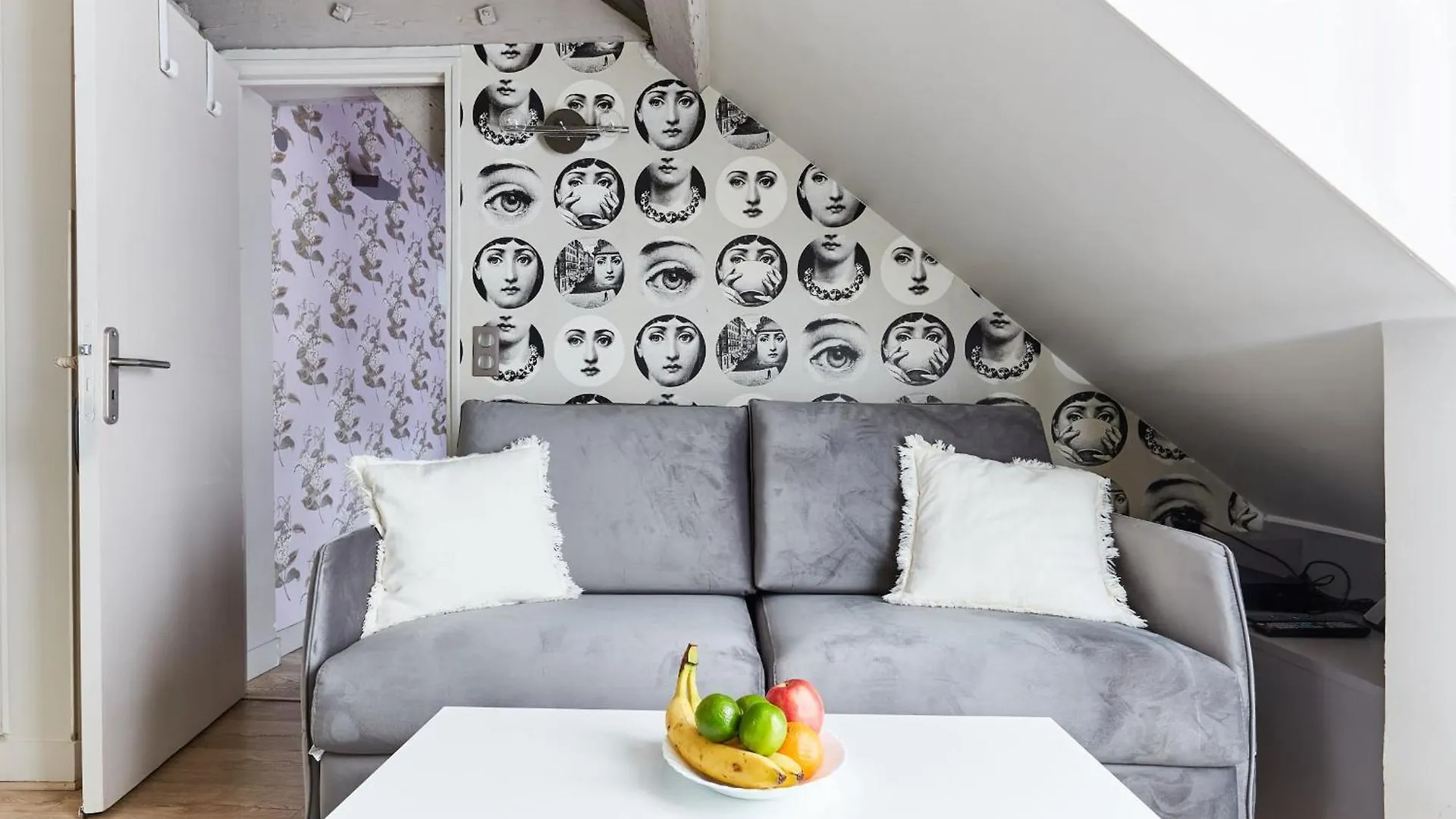 Apartment Place Des Vosges - 1br With Balcony - Cityapartmentstay *